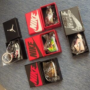 Keychain Shoe Box (1)